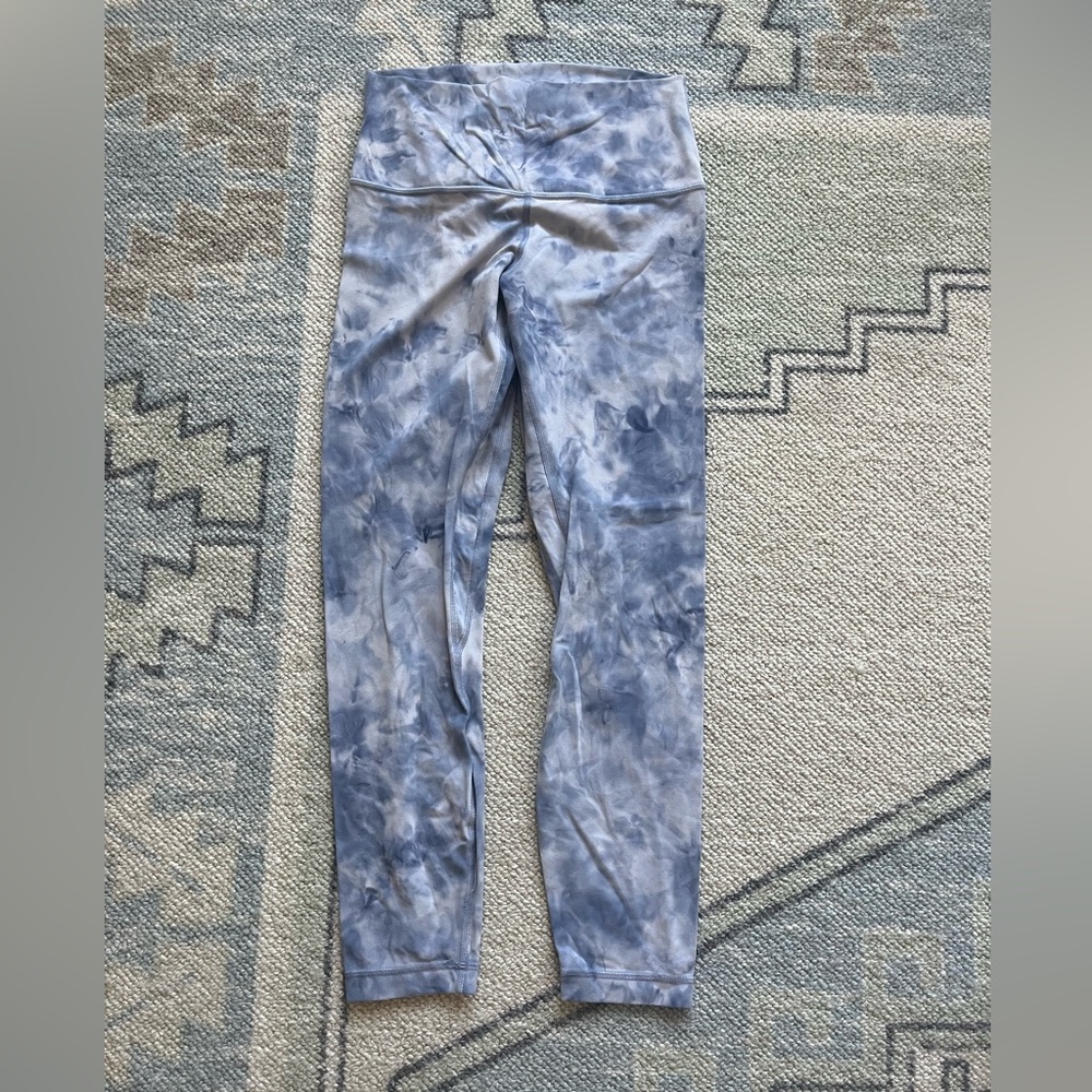 Lululemon tie-dye align leggings. Size 8. Great condition